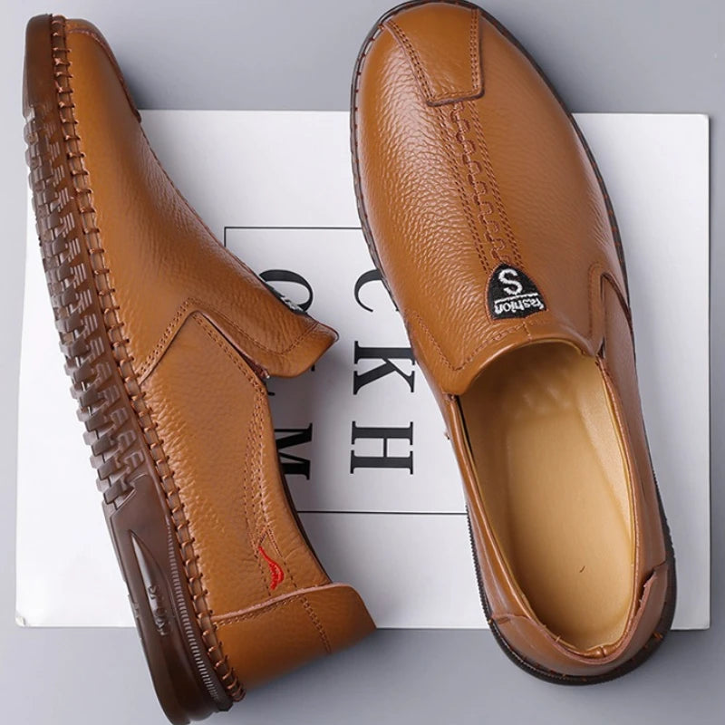 Men's Casual Leather Low-heeled Open-toe Slip-on Stylish All-weather Model Soft-soled Retro One-piece Large-sized New Loafers