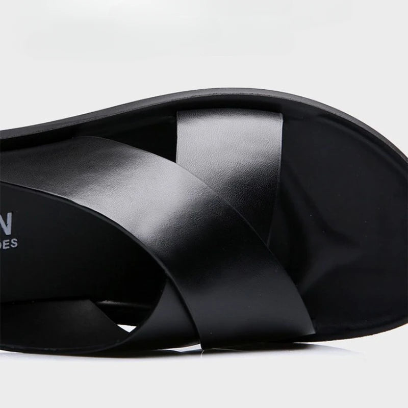 New 2026 Men's Slippers Genuine Leather Sandals for Men Casual Non-Slip Beach Shoes Fashion Soft Soled Flip Flops Men Flat Shoes