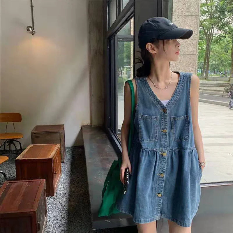 Women Sleeveless Denim Dresses Harajuku Loose Single-Breasted V-Neck Dress Woman 2025 Summer New Pocket Beach Sling Jean Dress