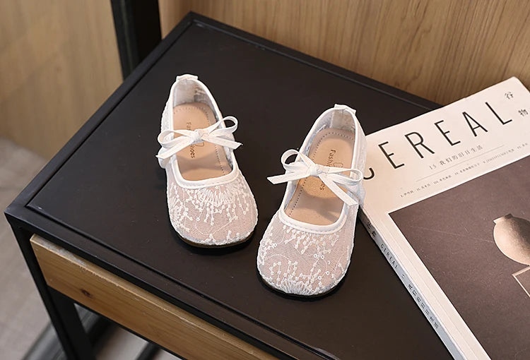 Girls' Shoes 2026 Spring New Sweet Lace Mesh Flat Shoe Fashion Sandals for Girl Mesh Bow Mary Jane Shoes Zapatos Para Niña 여아구두
