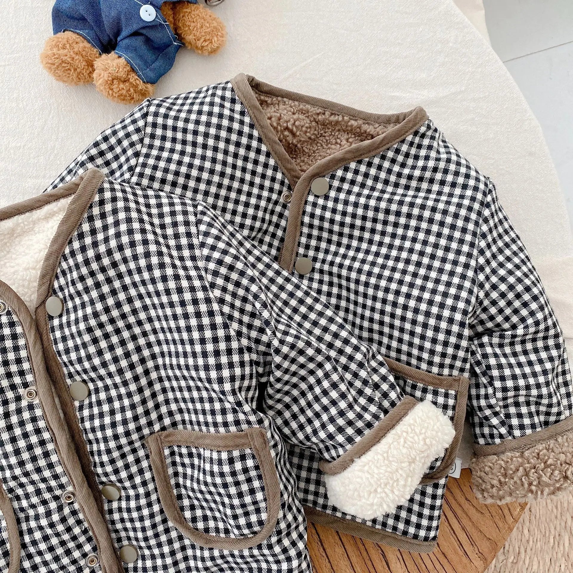 AYNIGIELL 2023 1-6 Years Old Autumn/Winter Children's Jacket Double-Sided Wear Plaid Plush Jacket Kids Jacket