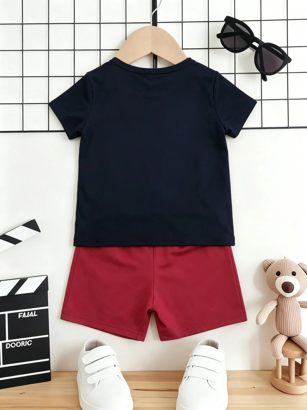 Summer New Arrival Boys Street Style Bear Print Short Sleeve Burgundy Solid Shorts Set