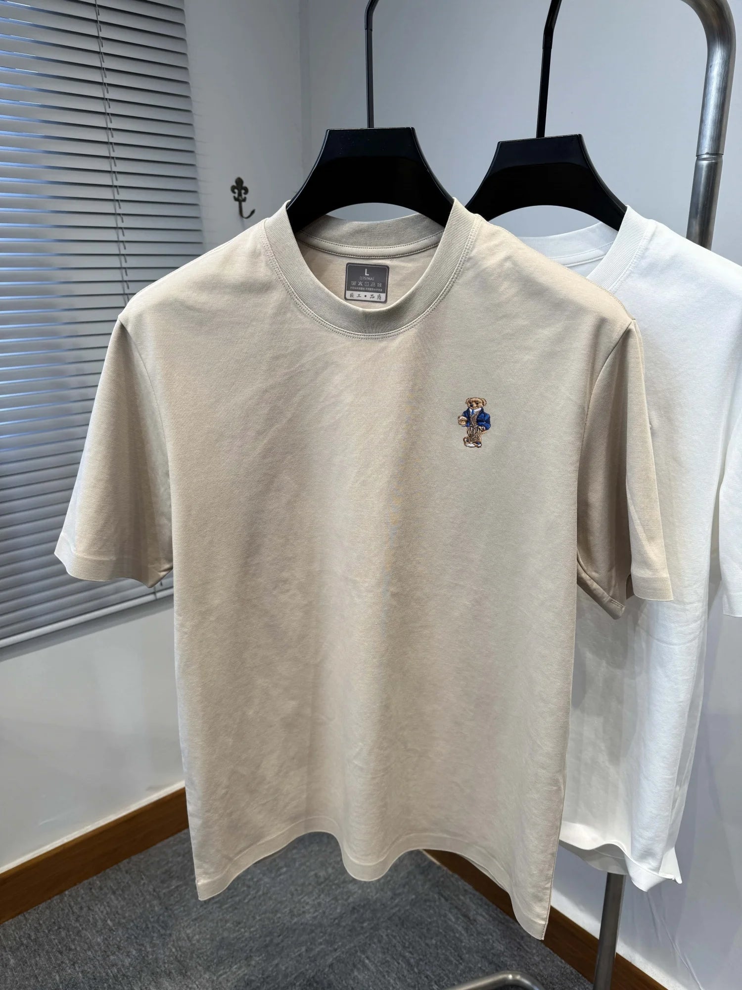 Summer Men New High Luxury Brand Little Bear EmbroiderTshirt Cotton Breathable Handsome Top Round Neck Sport Simple Short Sleeve