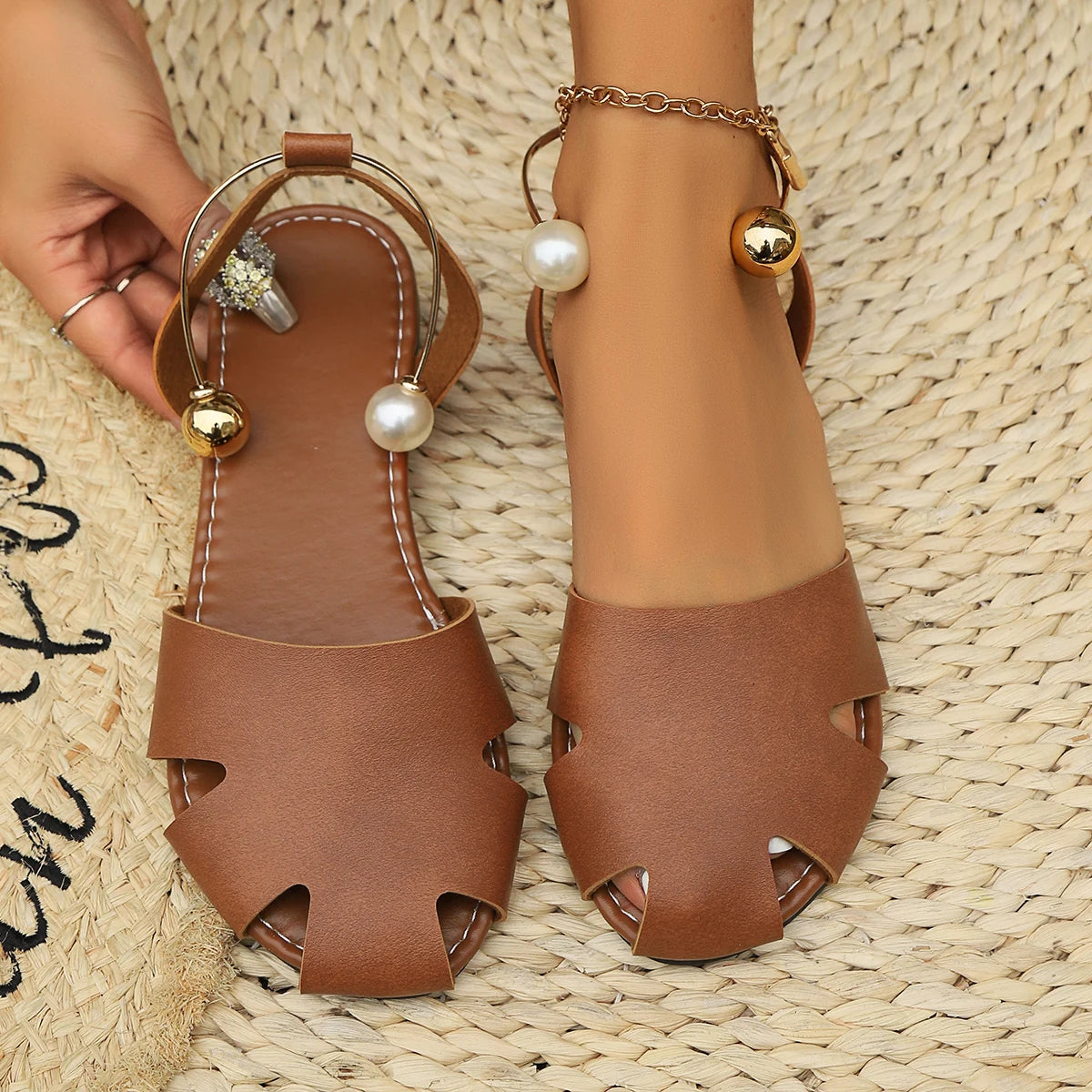 Women Sandals 2024 New Summer Beach Comfortable Sandals Fashion Designer Designer Lightweight Casual Sandals Shoes for Women