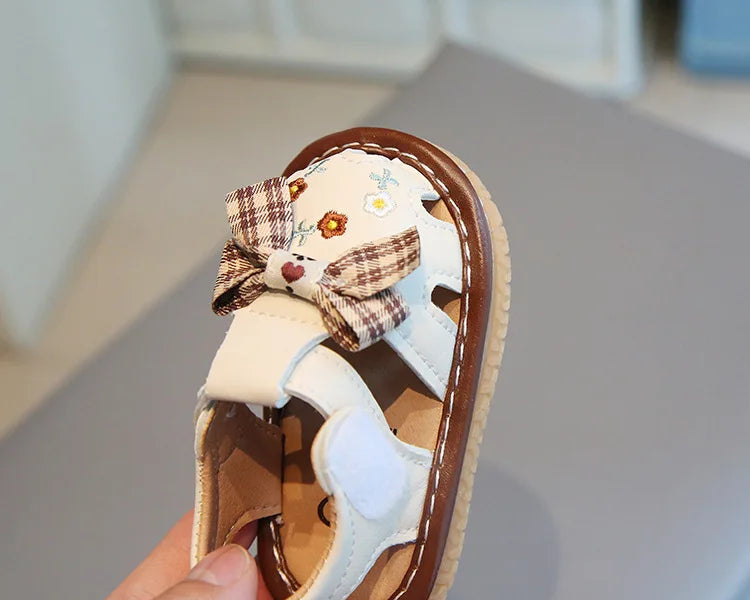 2025 Newborn Baby Girl Sandals Summer Embroidered Leisure Comfortable Lightweight Floral Soft Sole Wrap Toe Sandals For 18M-24M