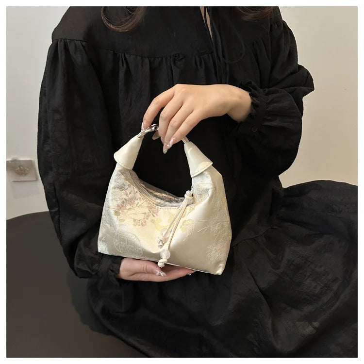 Designer Luxury Bags Woman Sweet Embroidery Shoulder Bag Nylon Texture Pearl Pendant Crossbody Handbag Bucket Handbag Women Girl