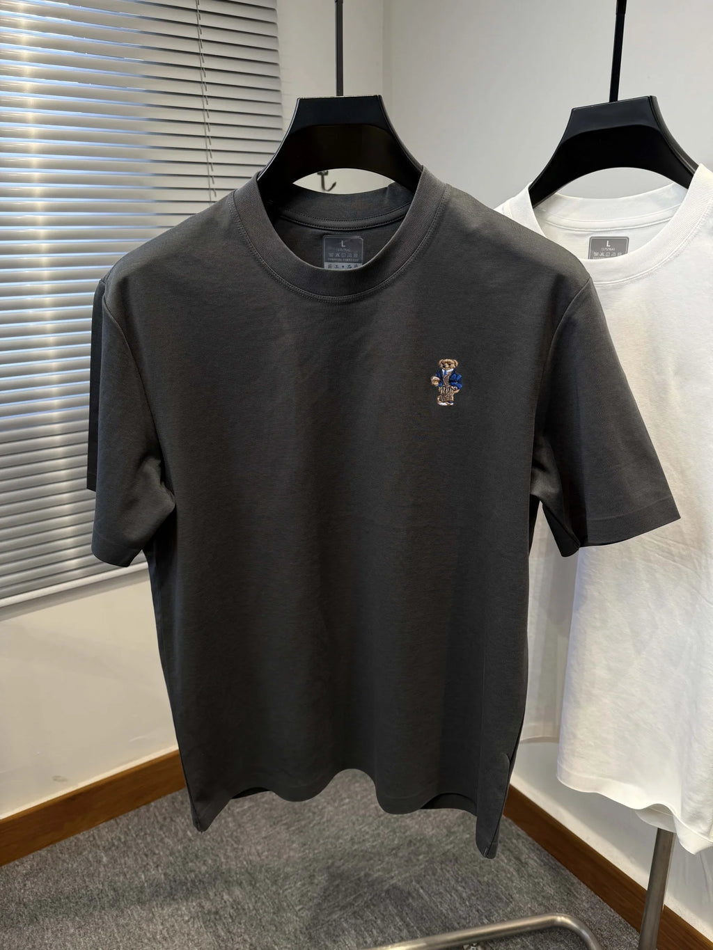 Summer Men New High Luxury Brand Little Bear EmbroiderTshirt Cotton Breathable Handsome Top Round Neck Sport Simple Short Sleeve