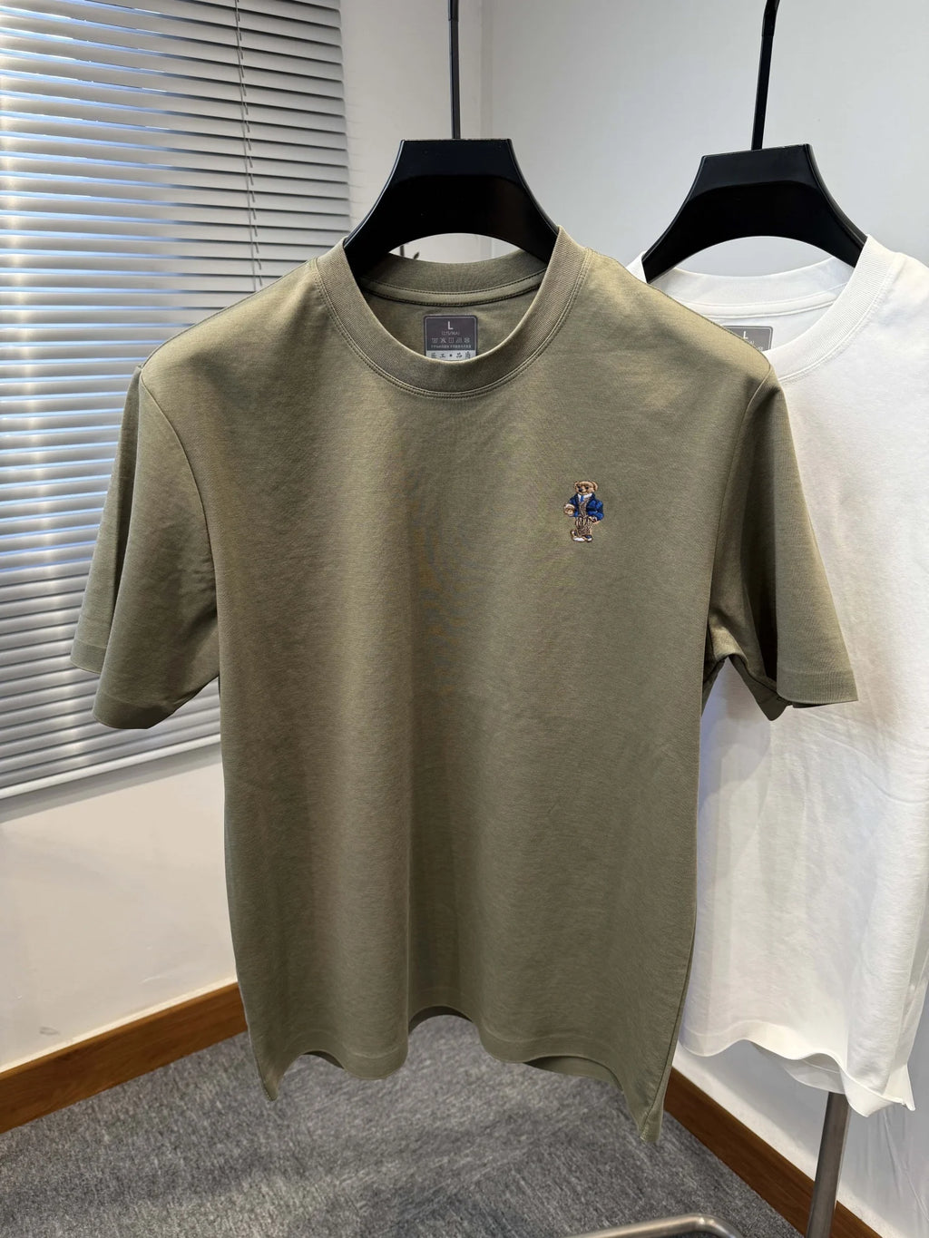 Summer Men New High Luxury Brand Little Bear EmbroiderTshirt Cotton Breathable Handsome Top Round Neck Sport Simple Short Sleeve