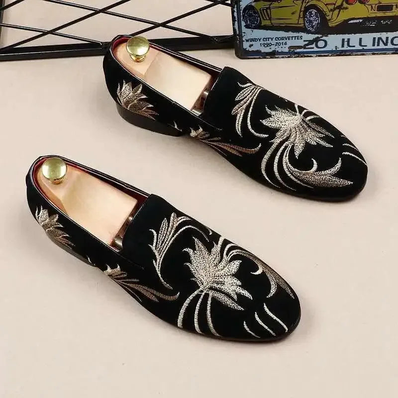 High End Men Casual Shoes New Fashion Embroidery Loafers for Man Luxury Banquet Wedding Shoes Italy Designer Shoe Zapatos Hombre