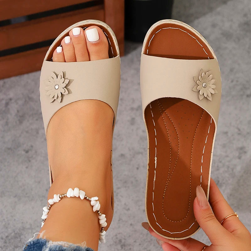 Women's Sandals New Wedges Slippers Women 2025 Summer Flower Decor Thick Sole Sandals Woman Plus Size 36-43 Platform Beach Shoes