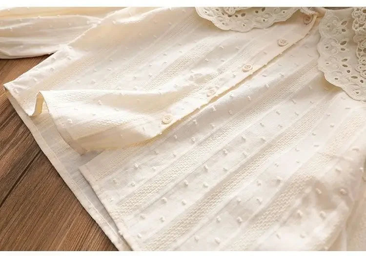 Blouses Girl Undershirt Shirt Baby Lace Korean Shirt Fashion Children Cotton Tops 2024 Turn Down Collar Button Sweet