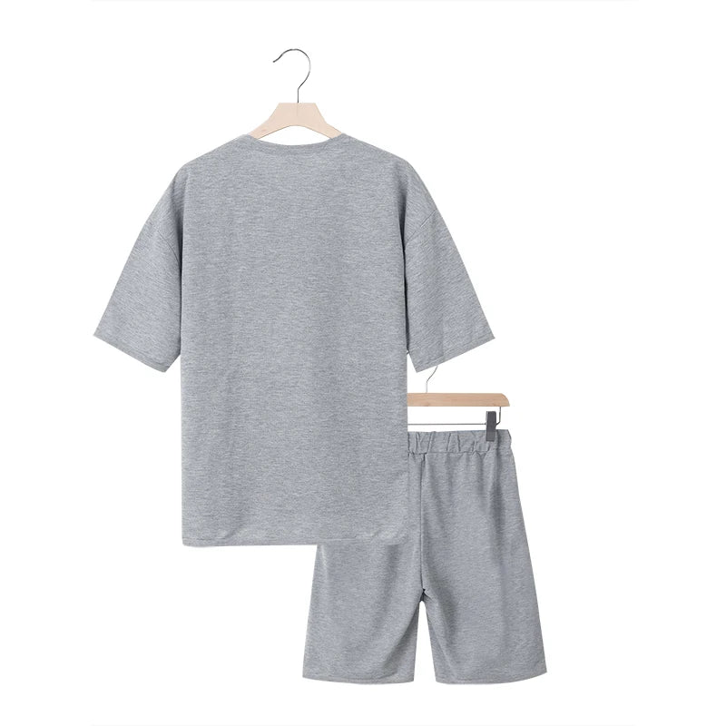 Men's two-piece clothing set, loose round-neck T-shirt and shorts set, casual sportswear, perfect for summer