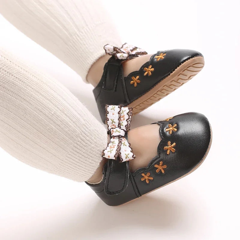 Baby girl princess shoes cute and breathable bow for young children anti slip flower casual sports shoes baby soft soled shoes
