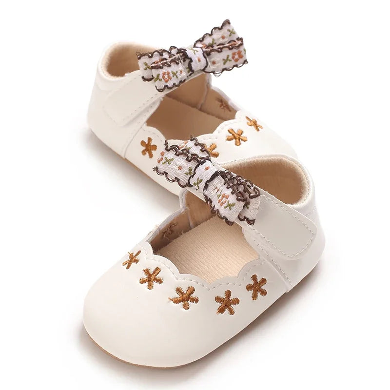 Baby girl princess shoes cute and breathable bow for young children anti slip flower casual sports shoes baby soft soled shoes