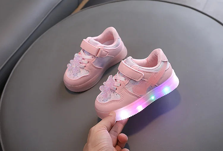 Spring Child Sneaker New Fashion Comfort Girl Shoe Versatile Soft Sole LED Light Girl Shoe Cute Anti Slip Exquisite Casual Shoes