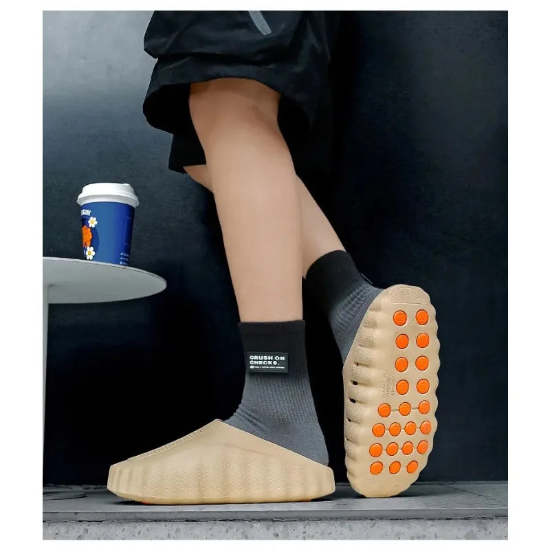 Men's and women's EVA lightweight toe massage slippers 2026 outdoor new casual sports slippers couple's fashionable beach shoes