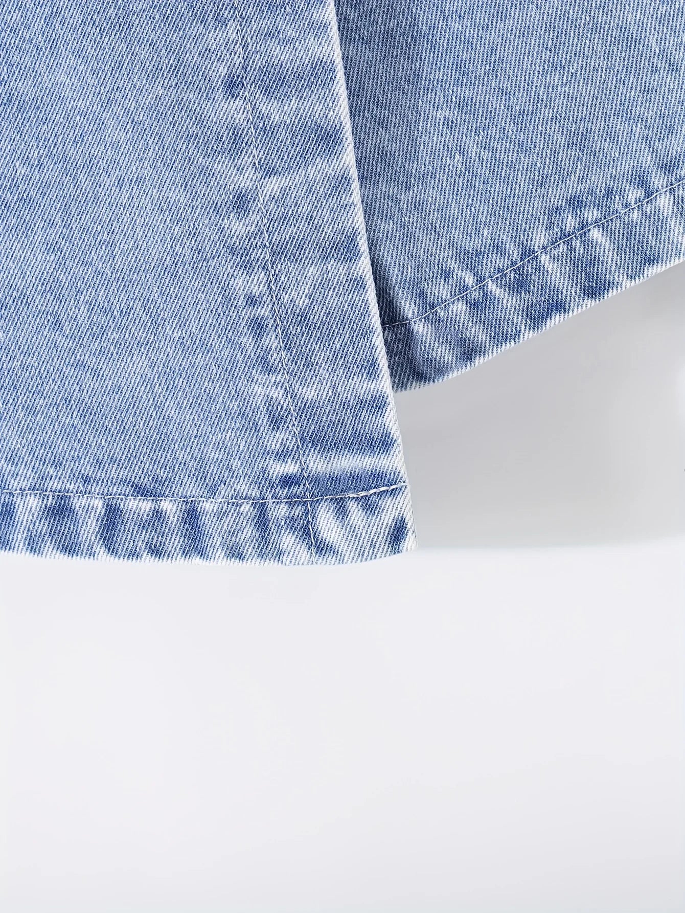 Girls' two-piece summer small round neck sleeveless pearl decoration top paired with denim shorts, fashionable and simple