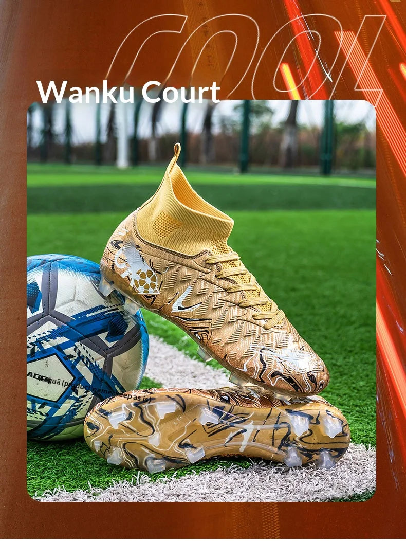A pair of football shoes suitable for teenagers, with breathable upper and spiked sole design. Very comfortable to wear.HX-X2601