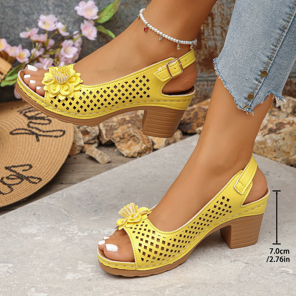 Women's Chunky Heel Sandals Summer 2025 Fashion Flower Hollow Beach Shoes Lightweight High Heeled Casual Sandals for Women