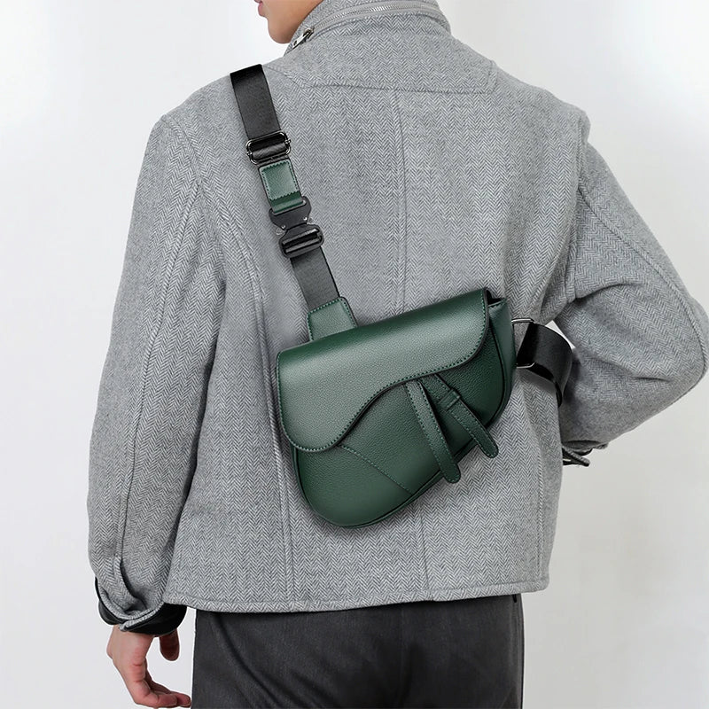 Men' Shoulder Bag Fashion Saddle Bag High Quality Leather Premium Zipper Simple Solid Color Chest Bag Business Men Messenger Bag