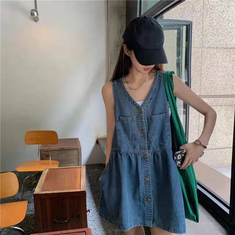 Women Sleeveless Denim Dresses Harajuku Loose Single-Breasted V-Neck Dress Woman 2025 Summer New Pocket Beach Sling Jean Dress
