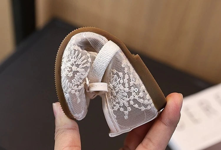 Girls' Shoes 2026 Spring New Sweet Lace Mesh Flat Shoe Fashion Sandals for Girl Mesh Bow Mary Jane Shoes Zapatos Para Niña 여아구두