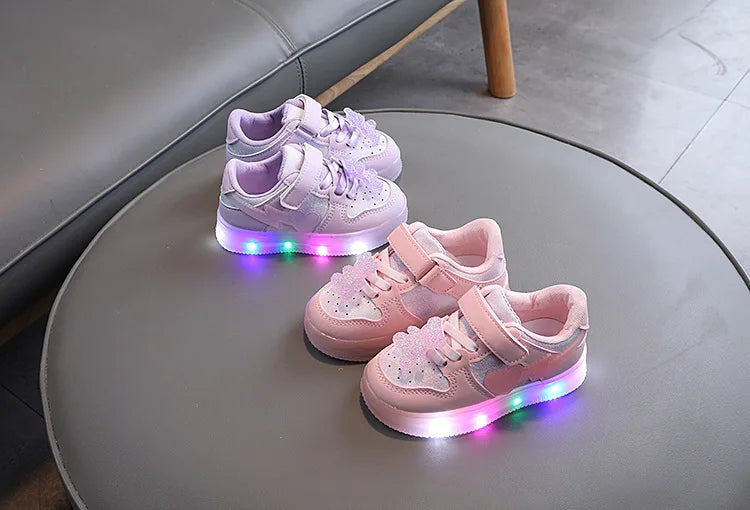 Spring Child Sneaker New Fashion Comfort Girl Shoe Versatile Soft Sole LED Light Girl Shoe Cute Anti Slip Exquisite Casual Shoes