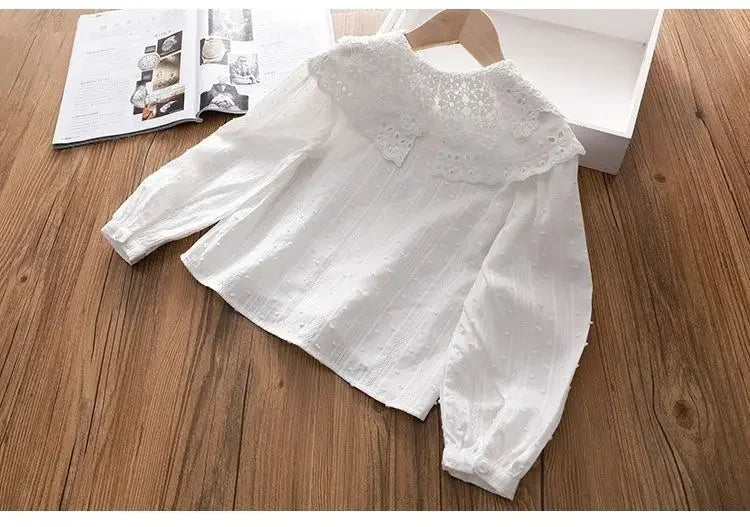 Blouses Girl Undershirt Shirt Baby Lace Korean Shirt Fashion Children Cotton Tops 2024 Turn Down Collar Button Sweet