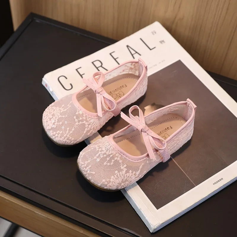 Girls' Shoes 2026 Spring New Sweet Lace Mesh Flat Shoe Fashion Sandals for Girl Mesh Bow Mary Jane Shoes Zapatos Para Niña 여아구두