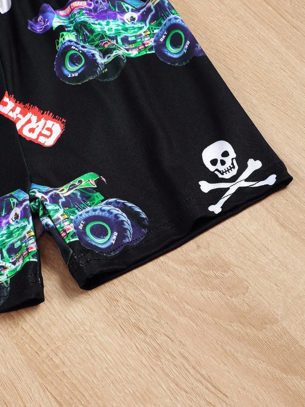 Boys Summer clothing - cartoon car print short sleeve top and shorts, stylish, casual, comfortable