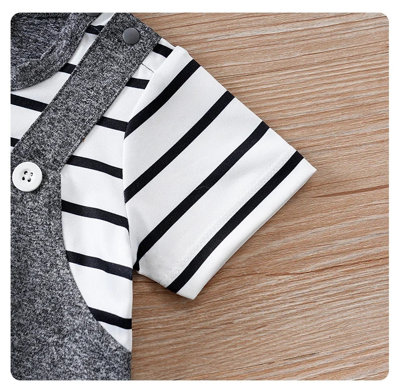 Summer short-sleeved 2-piece bear patterned striped round-neck romper for baby boys and girls in deep grey.