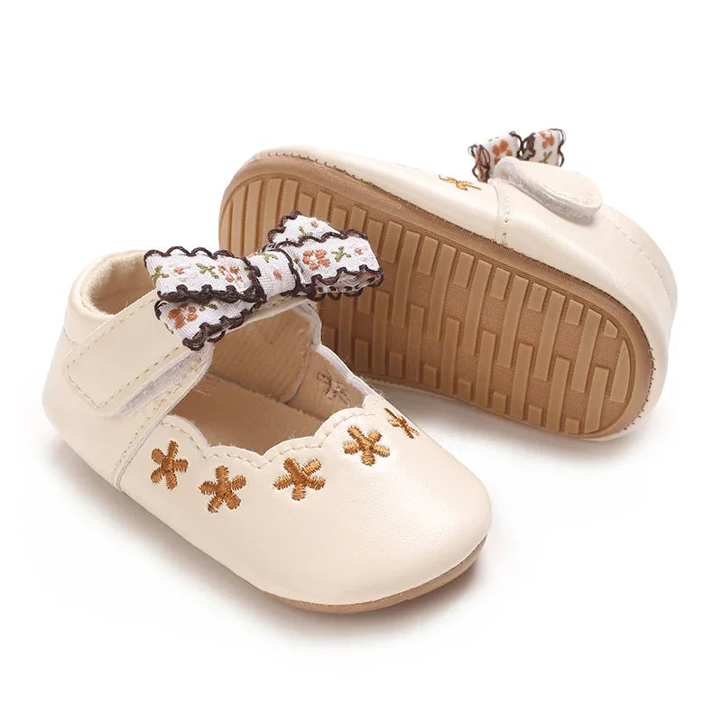 Baby girl princess shoes cute and breathable bow for young children anti slip flower casual sports shoes baby soft soled shoes