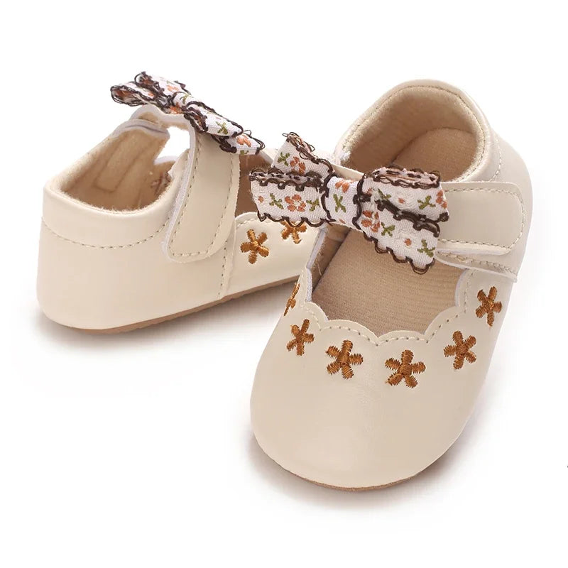 Baby girl princess shoes cute and breathable bow for young children anti slip flower casual sports shoes baby soft soled shoes