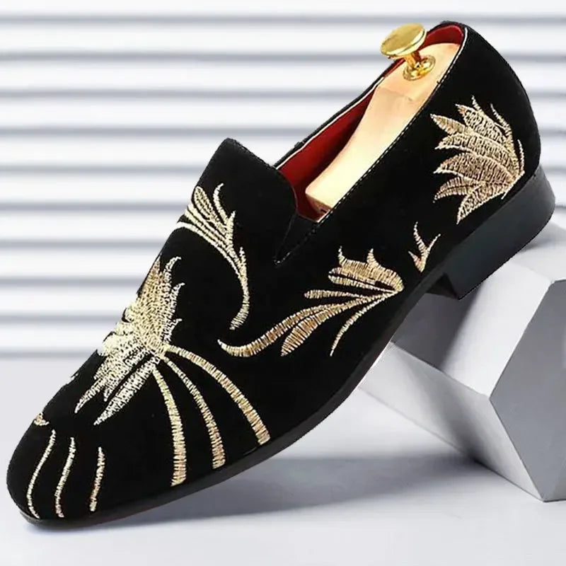 High End Men Casual Shoes New Fashion Embroidery Loafers for Man Luxury Banquet Wedding Shoes Italy Designer Shoe Zapatos Hombre