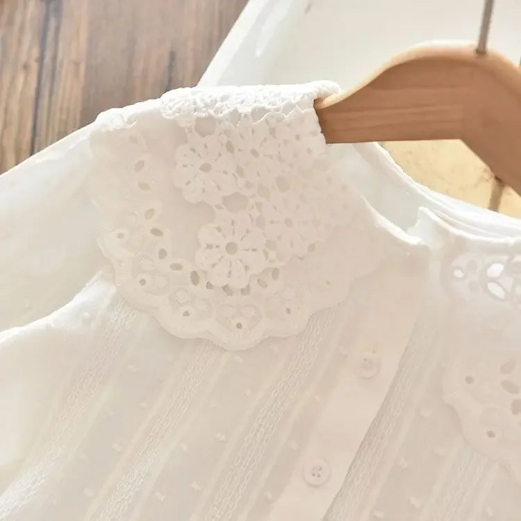 Blouses Girl Undershirt Shirt Baby Lace Korean Shirt Fashion Children Cotton Tops 2024 Turn Down Collar Button Sweet