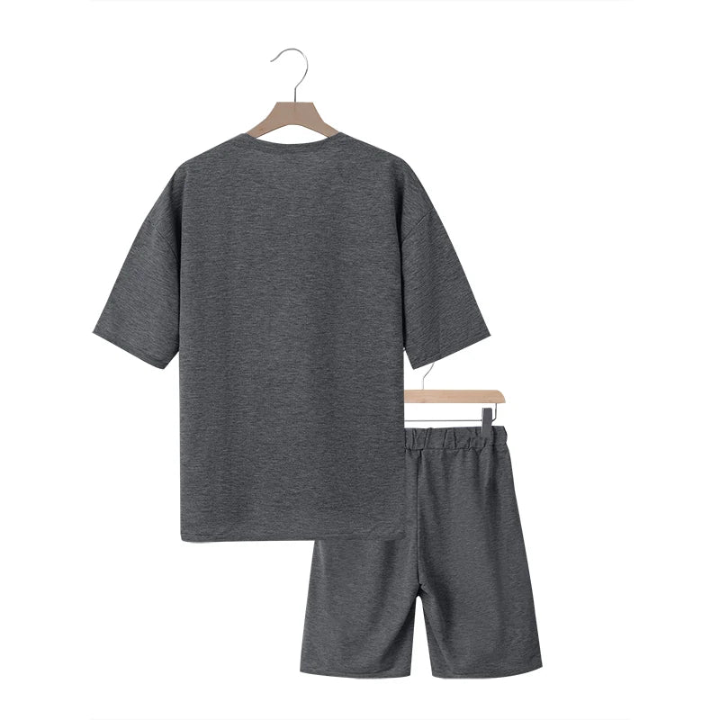 Men's two-piece clothing set, loose round-neck T-shirt and shorts set, casual sportswear, perfect for summer