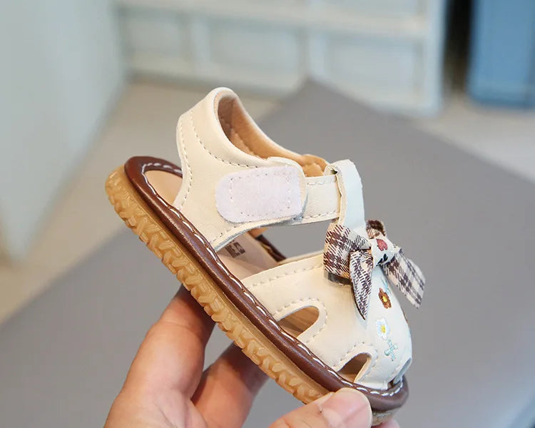 2025 Newborn Baby Girl Sandals Summer Embroidered Leisure Comfortable Lightweight Floral Soft Sole Wrap Toe Sandals For 18M-24M