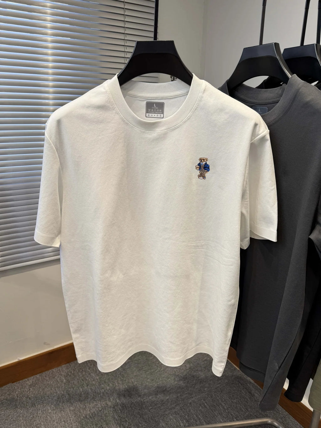 Summer Men New High Luxury Brand Little Bear EmbroiderTshirt Cotton Breathable Handsome Top Round Neck Sport Simple Short Sleeve
