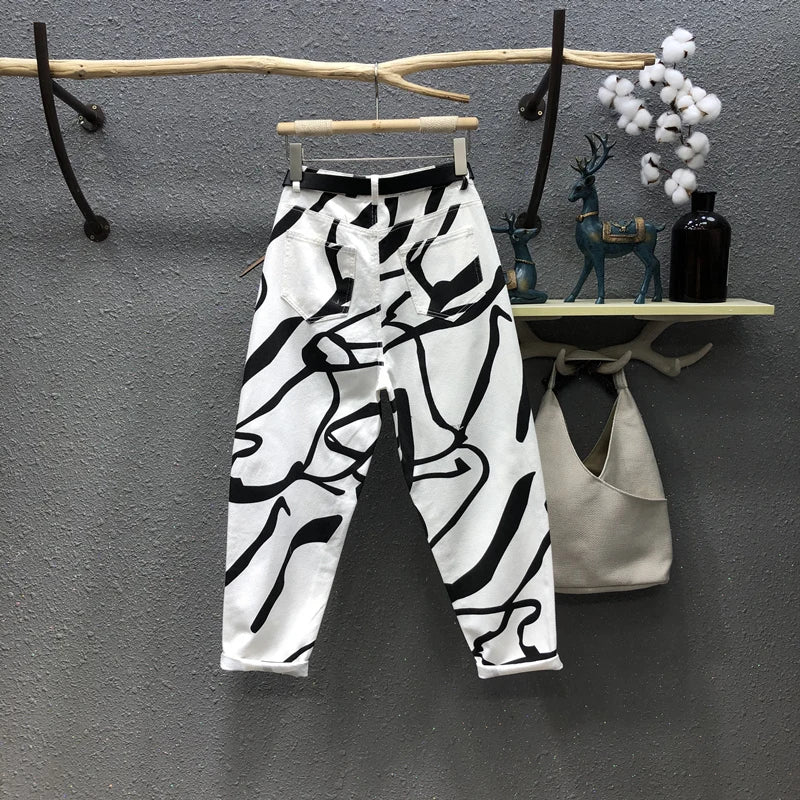 Jeans for women Streetwear Fashion Graffiti Print Jeans Pocket High Waist Washed Jeans Female 2024 Spring Loose Straight Pants
