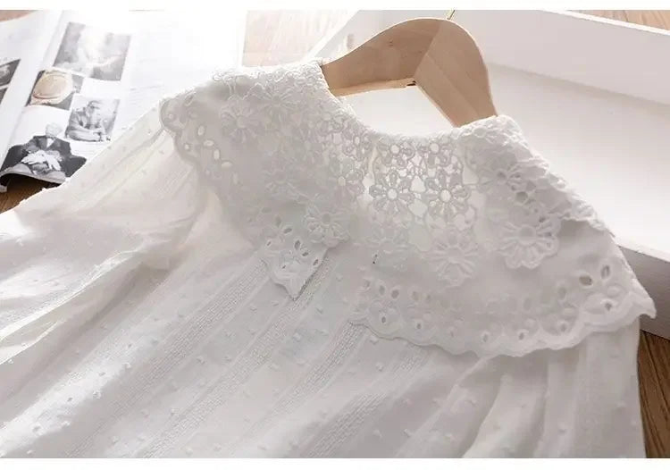Blouses Girl Undershirt Shirt Baby Lace Korean Shirt Fashion Children Cotton Tops 2024 Turn Down Collar Button Sweet
