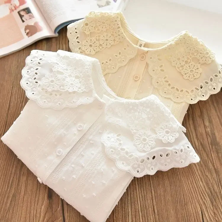 Blouses Girl Undershirt Shirt Baby Lace Korean Shirt Fashion Children Cotton Tops 2024 Turn Down Collar Button Sweet