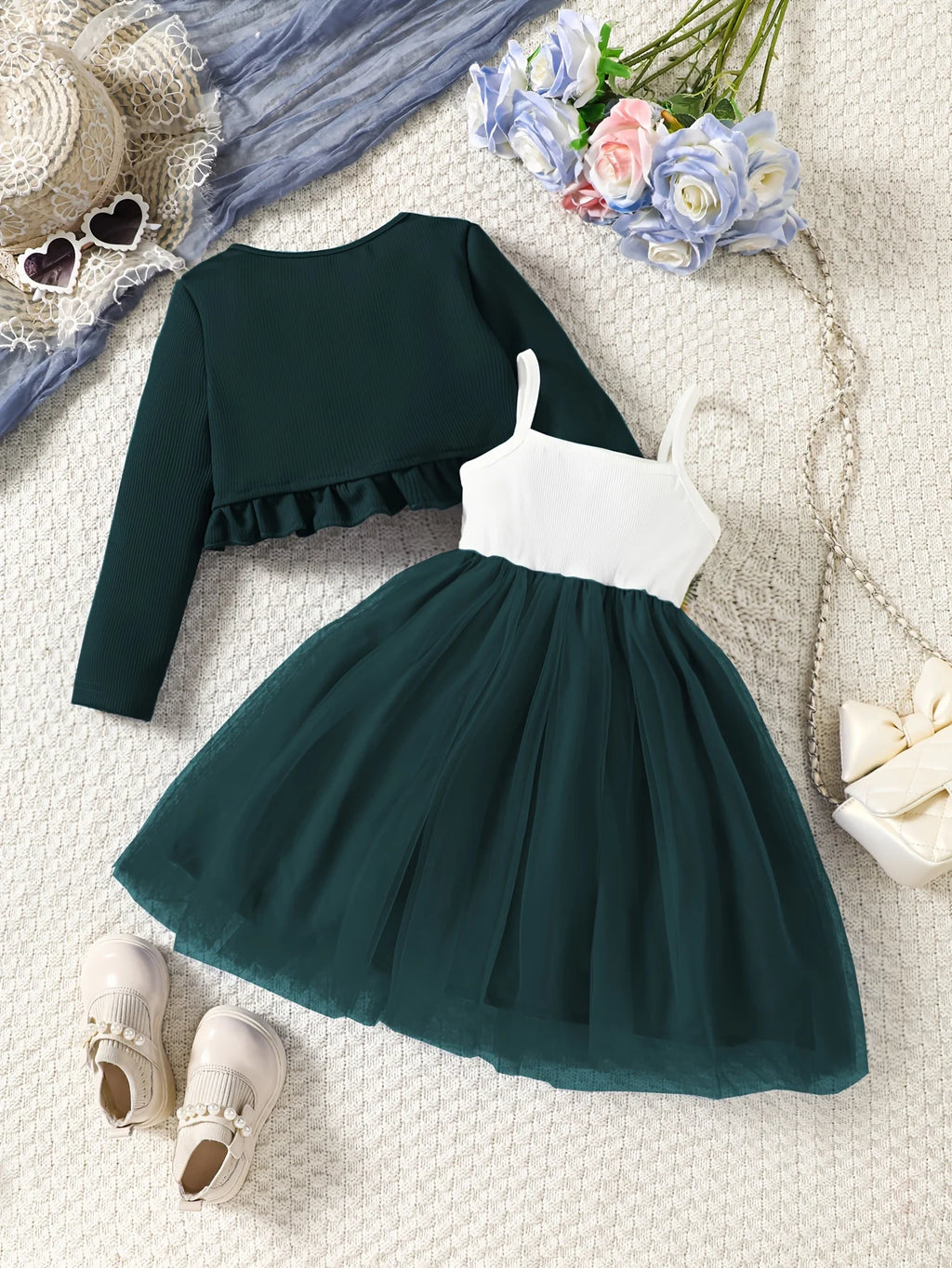 Girls Casual Fashion Knitted 2-Piece Suit Suspender Dress Suit Ruffled Jacket Suspender Flower Embroidery Dress Suit Holiday Party Gift Suitable for Girls Aged 2-8 Years Old