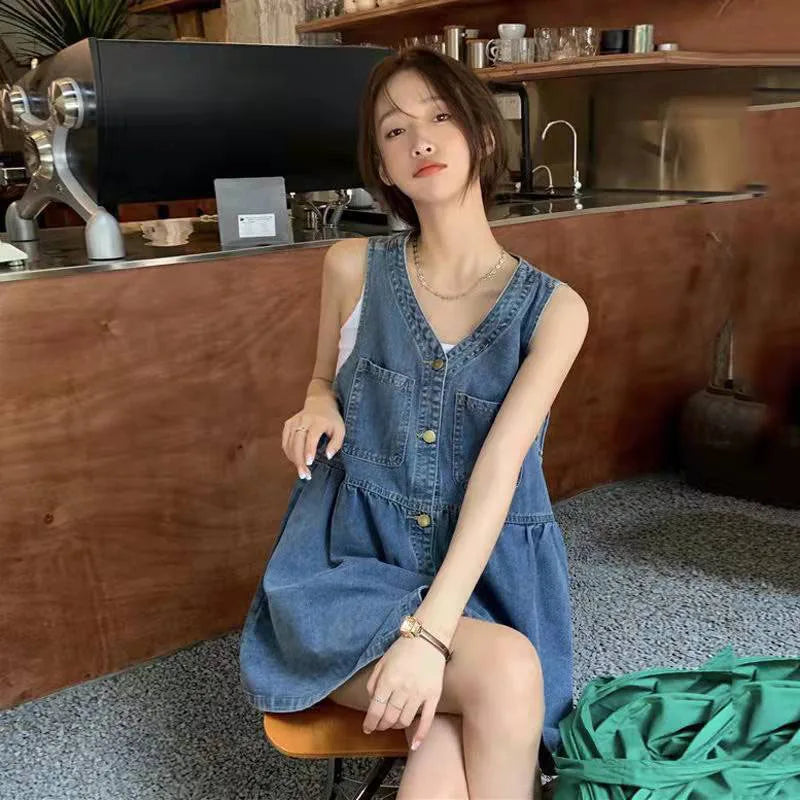 Women Sleeveless Denim Dresses Harajuku Loose Single-Breasted V-Neck Dress Woman 2025 Summer New Pocket Beach Sling Jean Dress