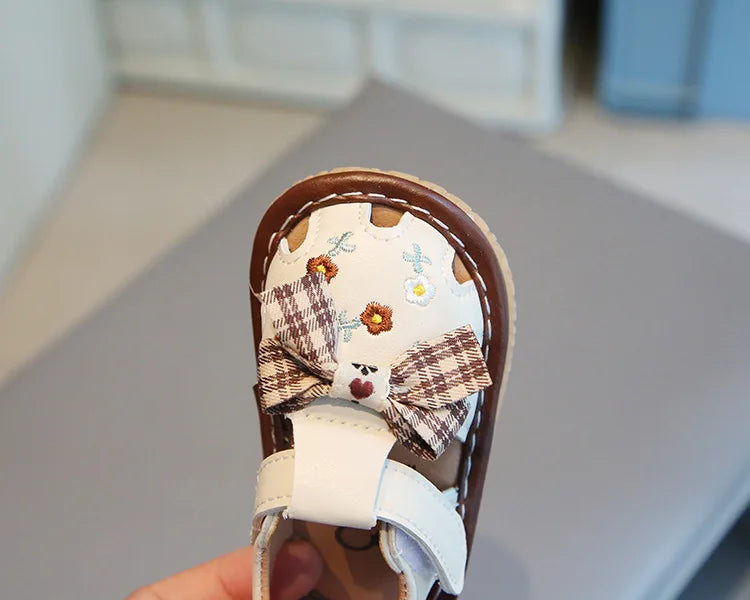 2025 Newborn Baby Girl Sandals Summer Embroidered Leisure Comfortable Lightweight Floral Soft Sole Wrap Toe Sandals For 18M-24M