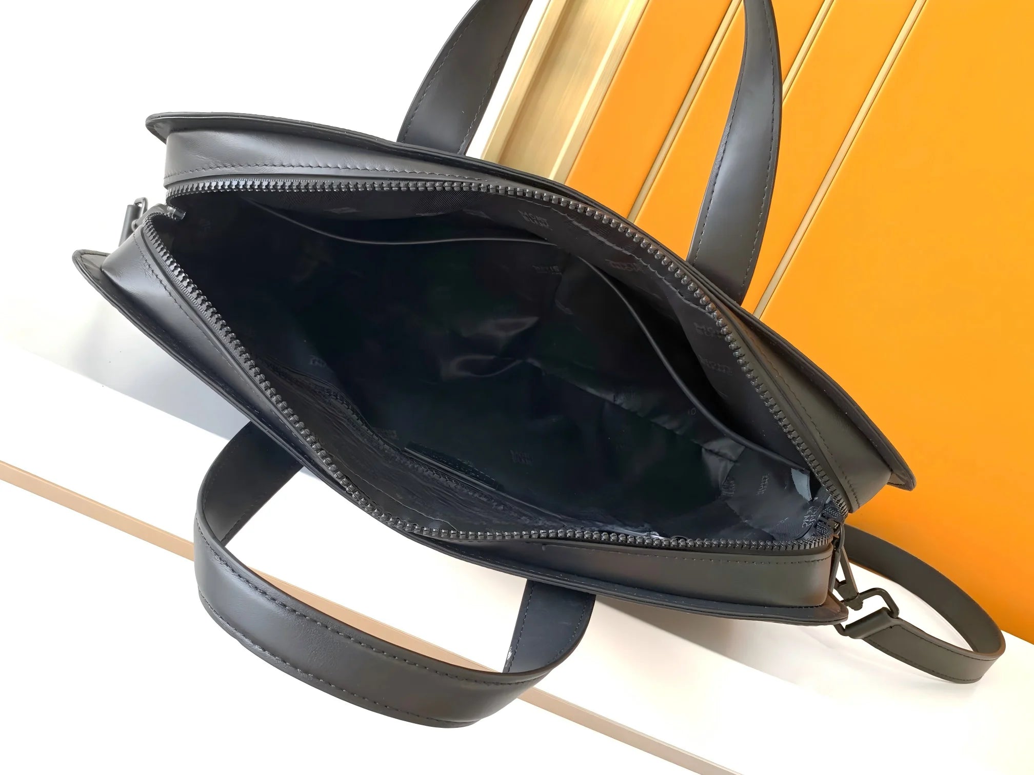Bag  Men's New Premium Leather Briefcase, Business Casual Top Handle Bag, Stylish Work Tote