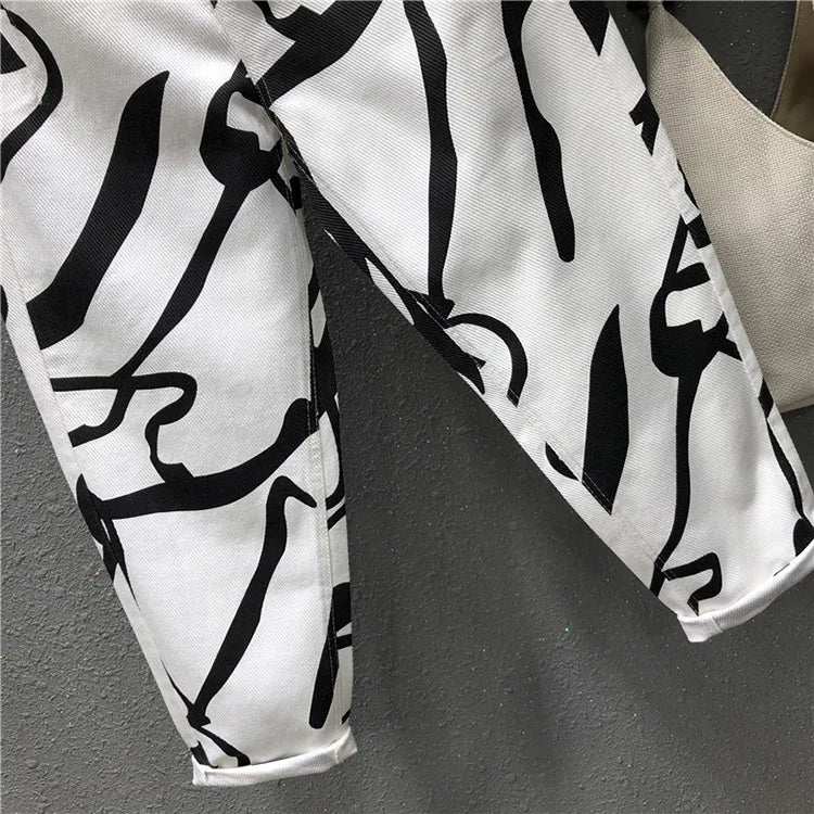 Jeans for women Streetwear Fashion Graffiti Print Jeans Pocket High Waist Washed Jeans Female 2024 Spring Loose Straight Pants