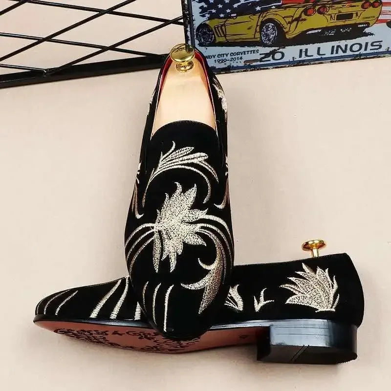 High End Men Casual Shoes New Fashion Embroidery Loafers for Man Luxury Banquet Wedding Shoes Italy Designer Shoe Zapatos Hombre