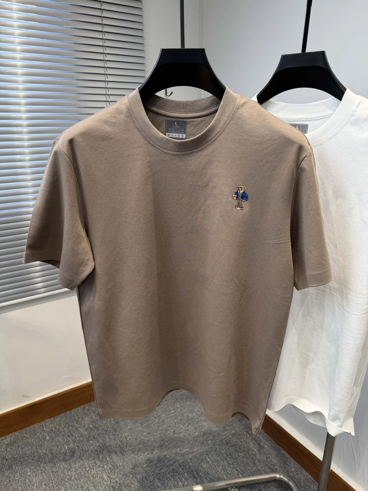 Summer Men New High Luxury Brand Little Bear EmbroiderTshirt Cotton Breathable Handsome Top Round Neck Sport Simple Short Sleeve