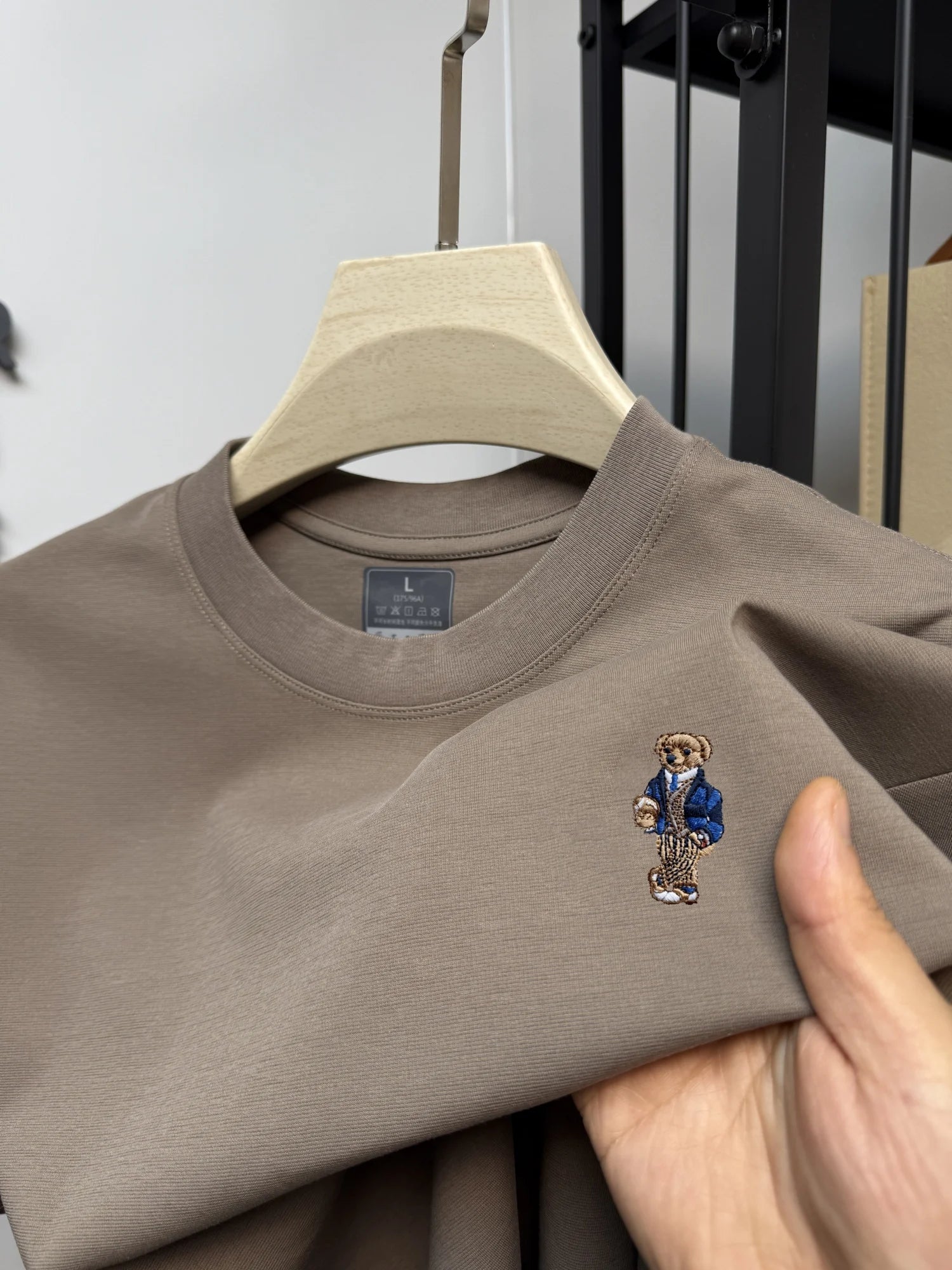Summer Men New High Luxury Brand Little Bear EmbroiderTshirt Cotton Breathable Handsome Top Round Neck Sport Simple Short Sleeve