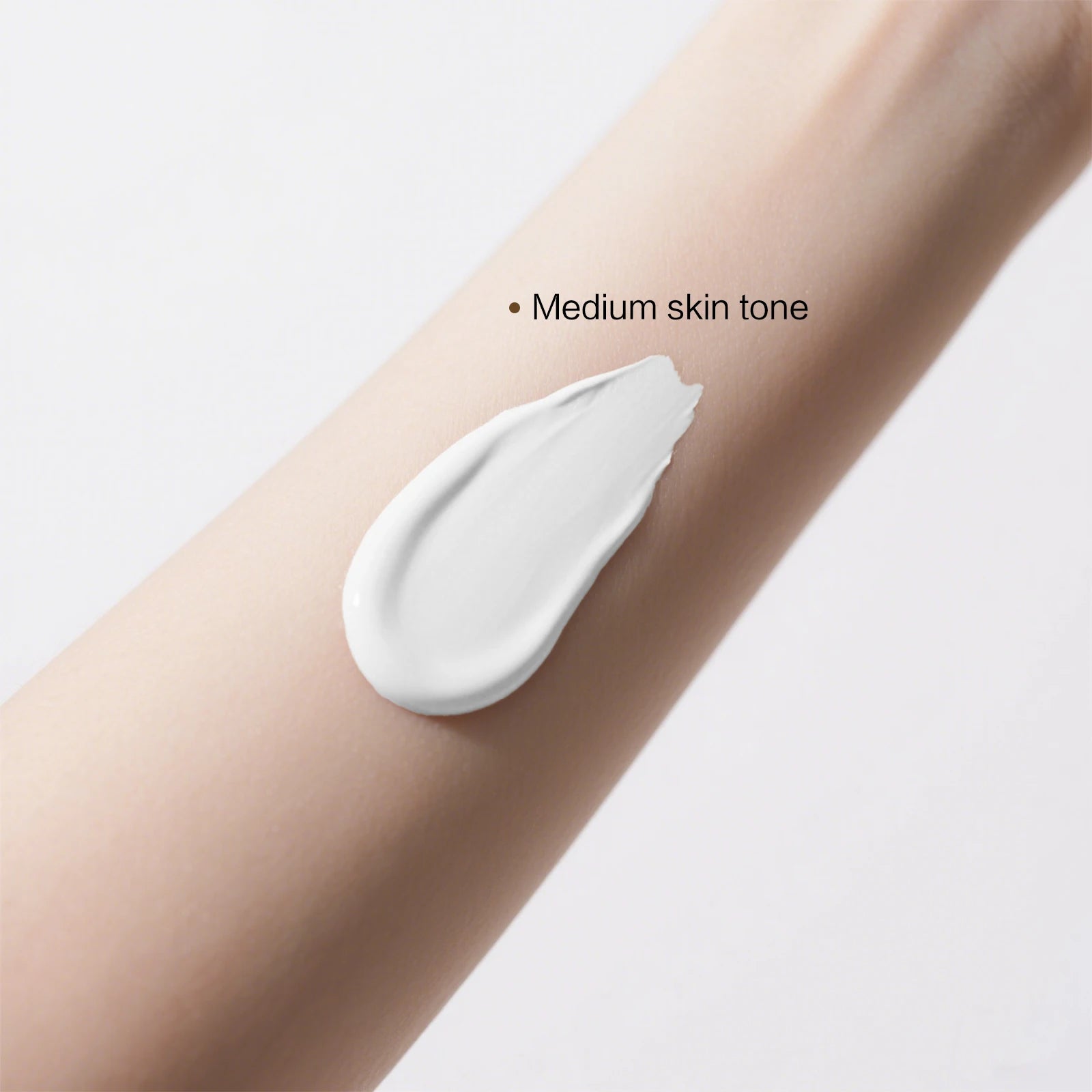 Hydrating Color-Adjusting Foundation SPF 15 30ml - Natural Coverage for Fair to Medium Skin, Lightweight with Hyaluronic Acid.